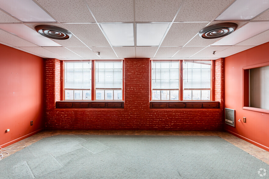 More Photos Of 165 Front St, Chicopee Office For Lease