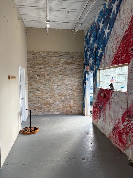 More Photos Of 729-731 NW 1st St, Fort Lauderdale Industrial For Lease