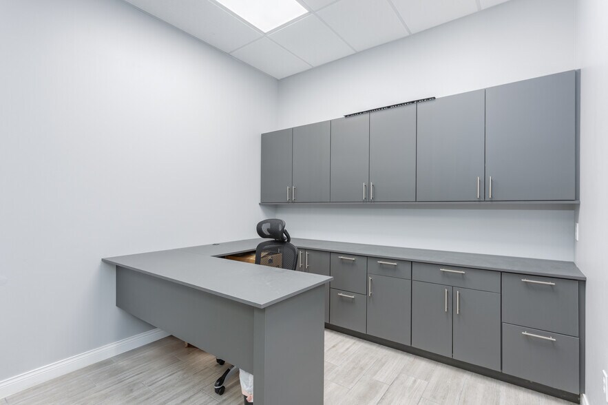 More Photos Of 2041 Morriss Rd, Flower Mound Medical For Lease