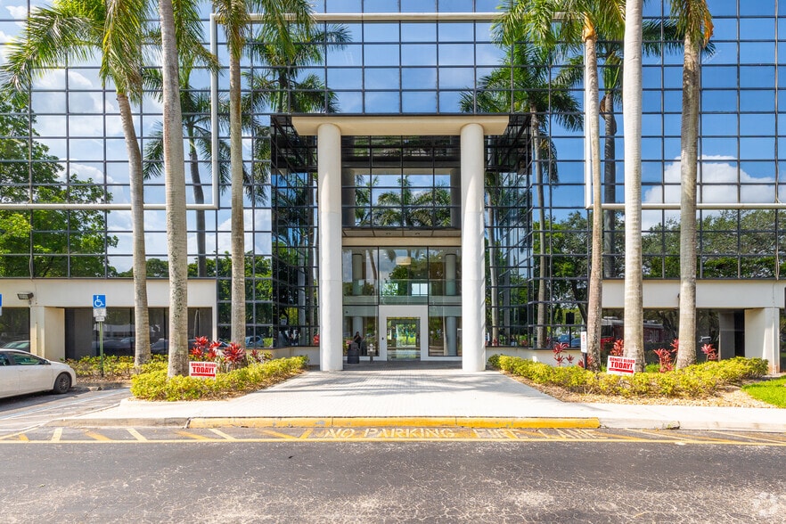 More Photos Of 6301 NW 5th Way, Fort Lauderdale Office For Lease