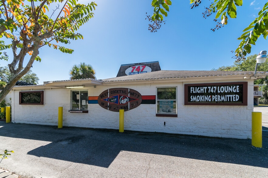 More Photos Of 1500 Airport Rd, Jacksonville Hotel For Sale