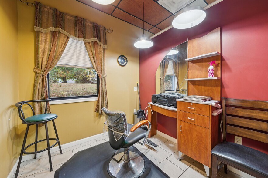 More Photos Of 3940 Pennsylvania 257, Seneca General Retail For Sale
