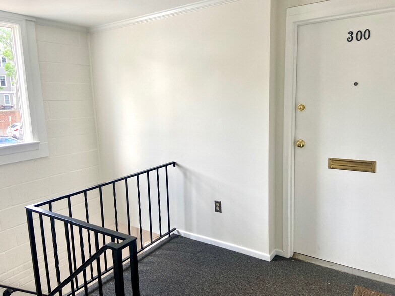 More Photos Of 145 Church St NW, Vienna General Retail For Lease