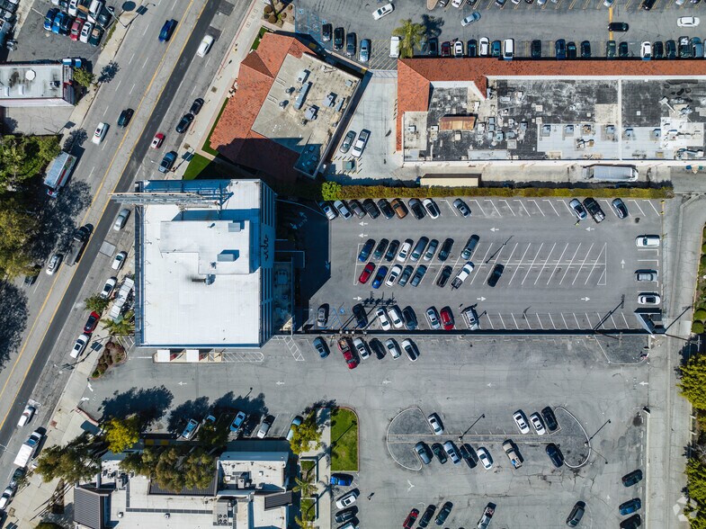 More Photos Of 18345 Ventura Blvd, Tarzana Office For Lease