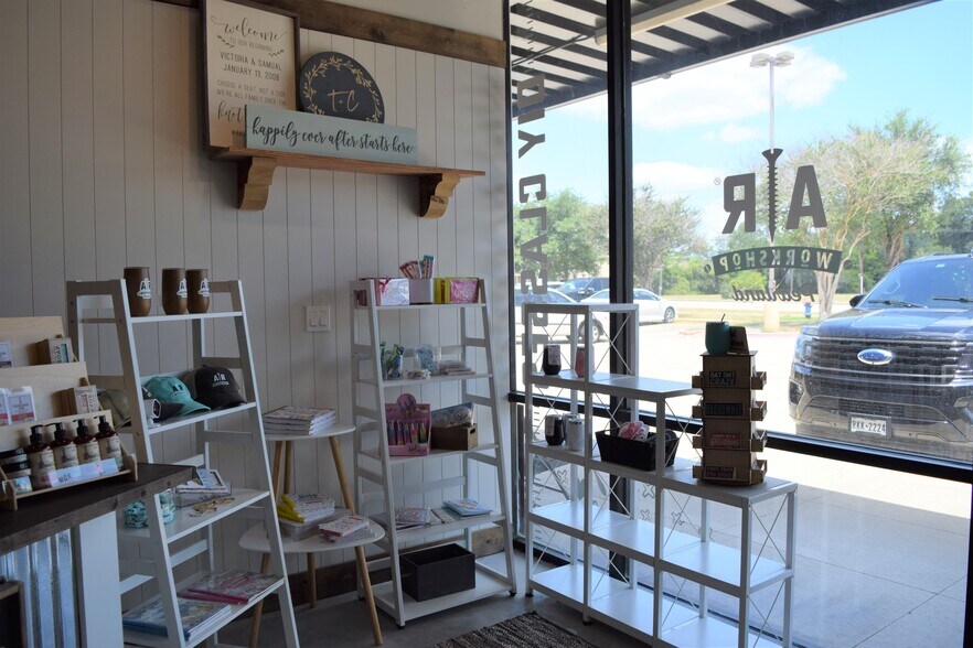 More Photos Of 1130 Broadway St, Pearland Unknown For Lease