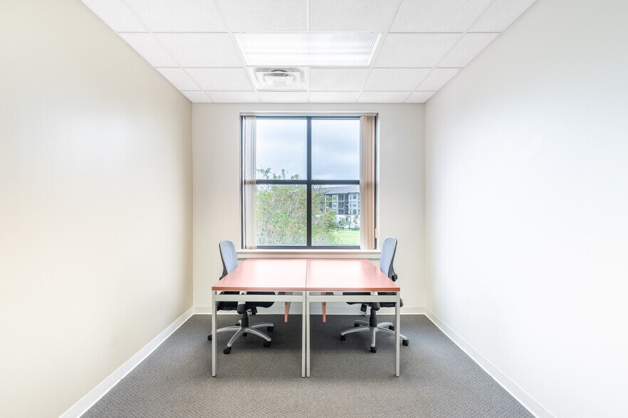 More Photos Of 4720 Salisbury Rd, Jacksonville Coworking Space