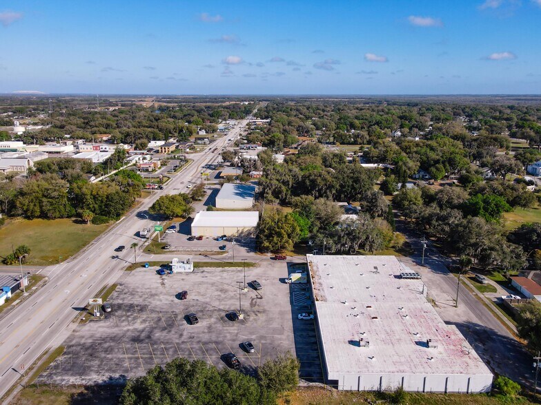 More Photos Of 201 S Charleston Ave, Fort Meade General Retail For Lease