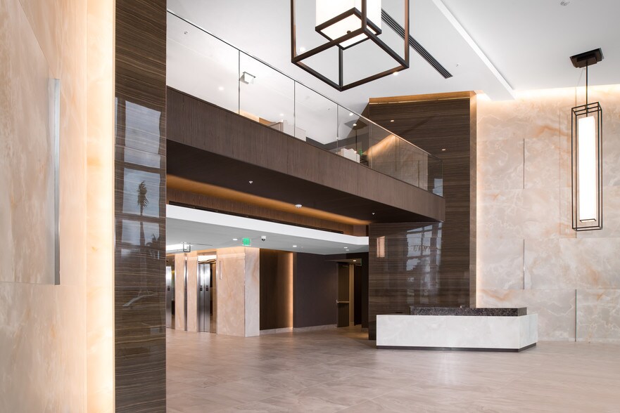 More Photos Of 800 Waterford Way, Miami Office For Lease