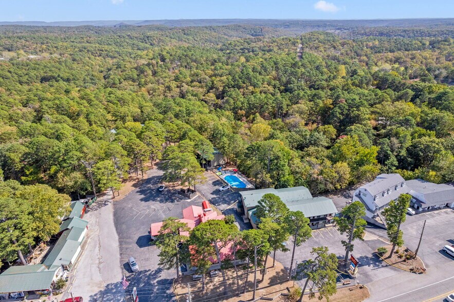 More Photos Of 2044 E Van Buren, Eureka Springs Hotel For Sale