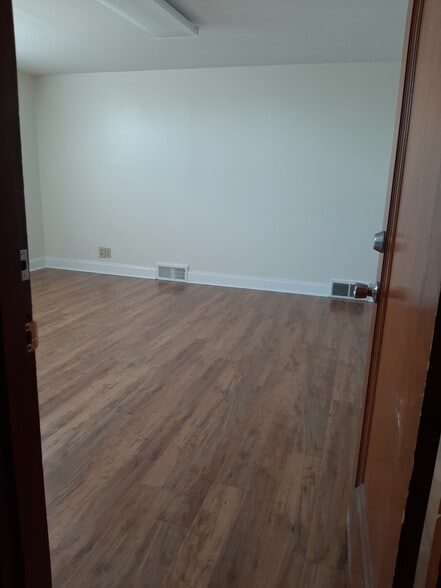 More Photos Of 11565 Perry Hwy, Wexford Storefront Retail Office For Lease