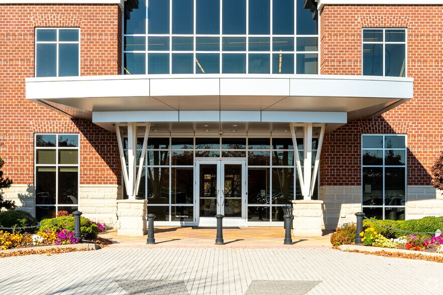 More Photos Of 15521 Midlothian Tpke, Midlothian Office For Lease