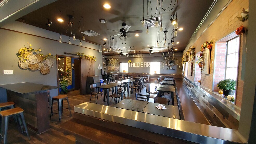 More Photos Of 18100 Georgia Ave, Olney Restaurant For Lease
