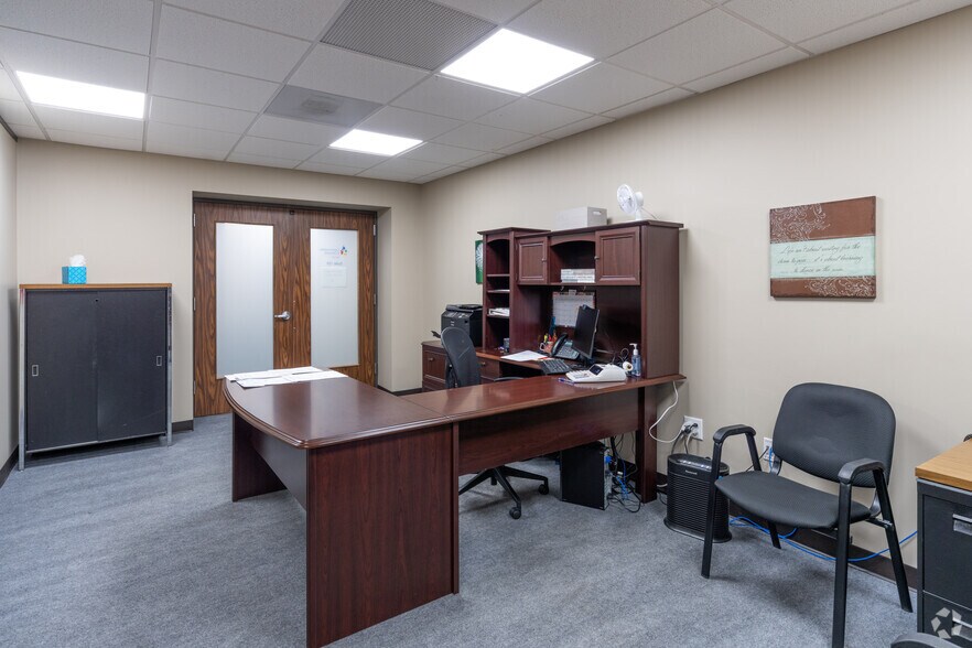 More Photos Of 303 E Main St, League City Office For Lease