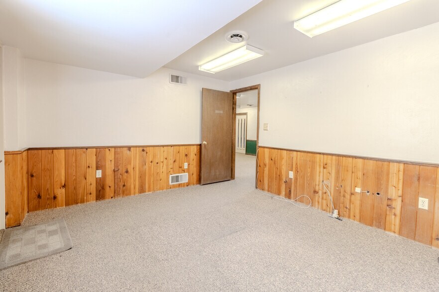 More Photos Of 1080 Long Run Rd, McKeesport Office For Lease