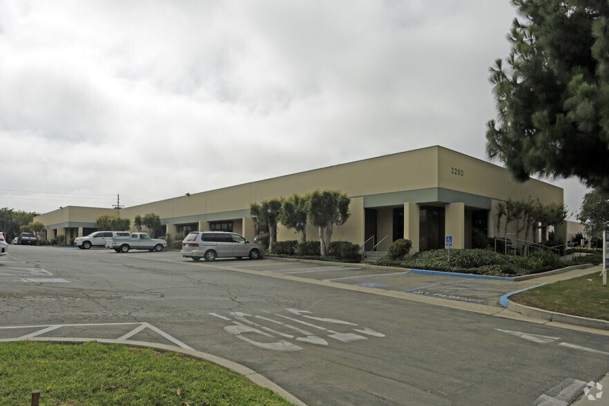 Primary Photo Of 2290 Eastman Ave, Ventura Warehouse For Lease