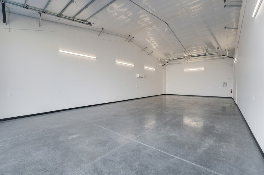 More Photos Of 300 Wellhouse Loop, Richland Self Storage For Lease