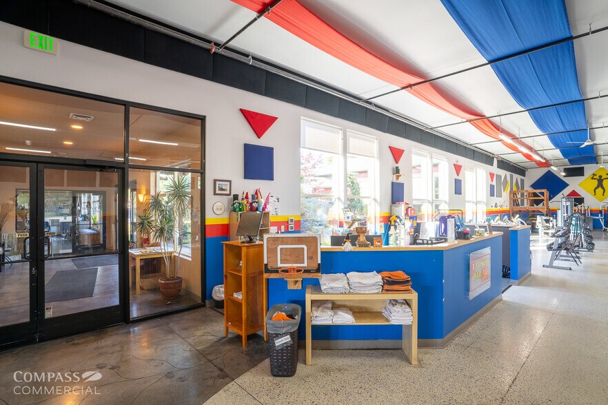 More Photos Of 6735 SW Country Club Dr, Corvallis General Retail For Sale