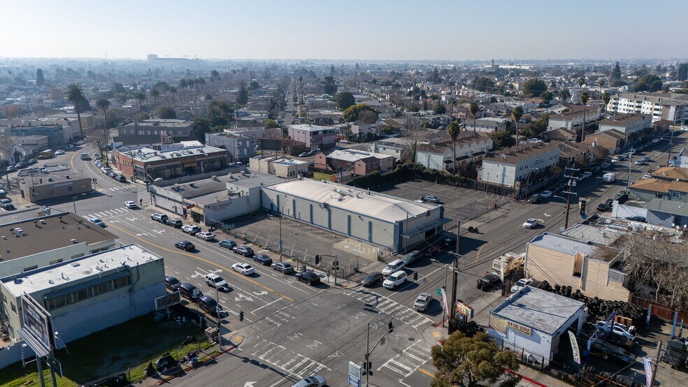 More Photos Of 6537 Foothill Blvd, Oakland Office For Lease