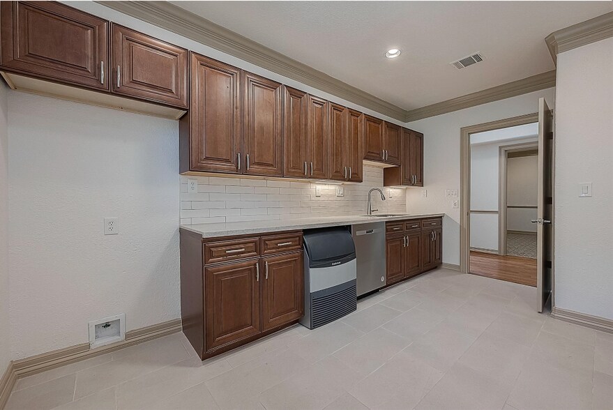 More Photos Of 446 Heights Blvd, Houston Office Residential For Sale