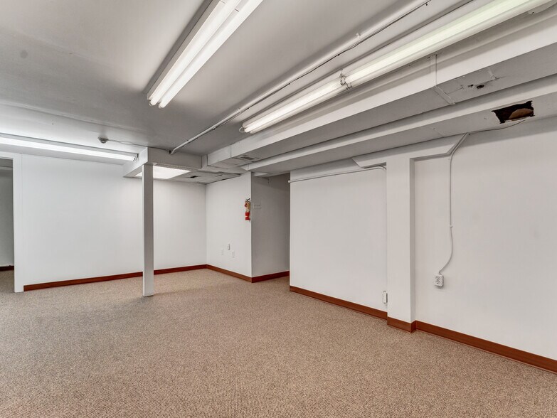 More Photos Of 622 3 St SE, Medicine Hat General Retail For Lease