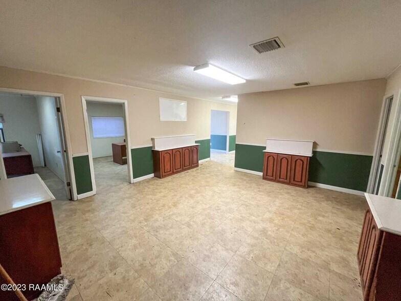 More Photos Of 1112 W 90 Hwy, New Iberia Industrial For Sale