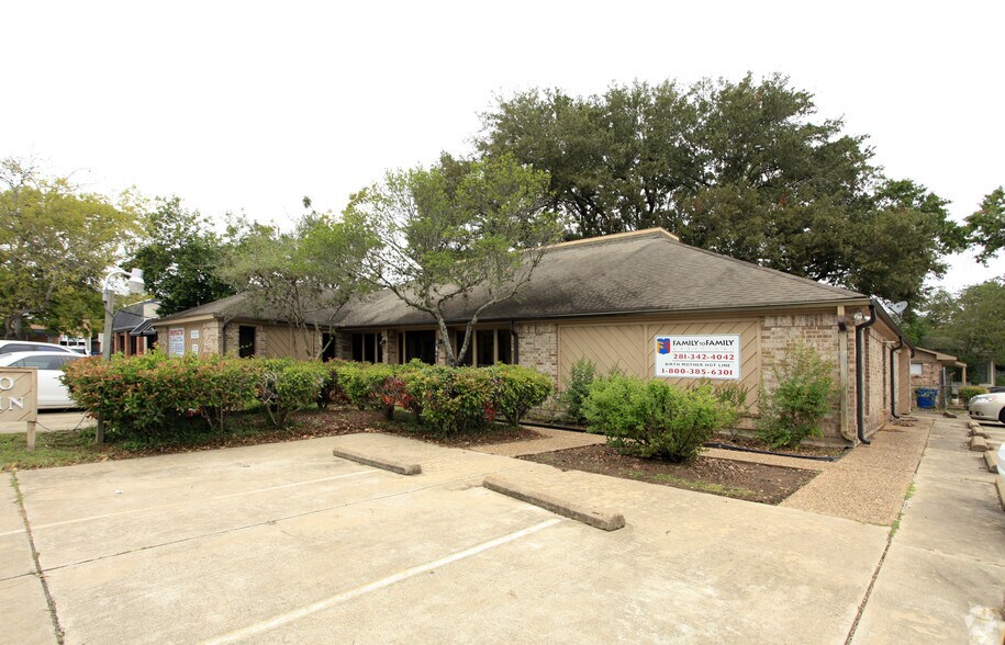 Primary Photo Of 1000 Austin St, Richmond Office For Lease