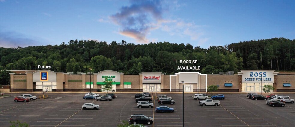 Primary Photo Of 121 Commerce St, Wisconsin Dells General Retail For Lease