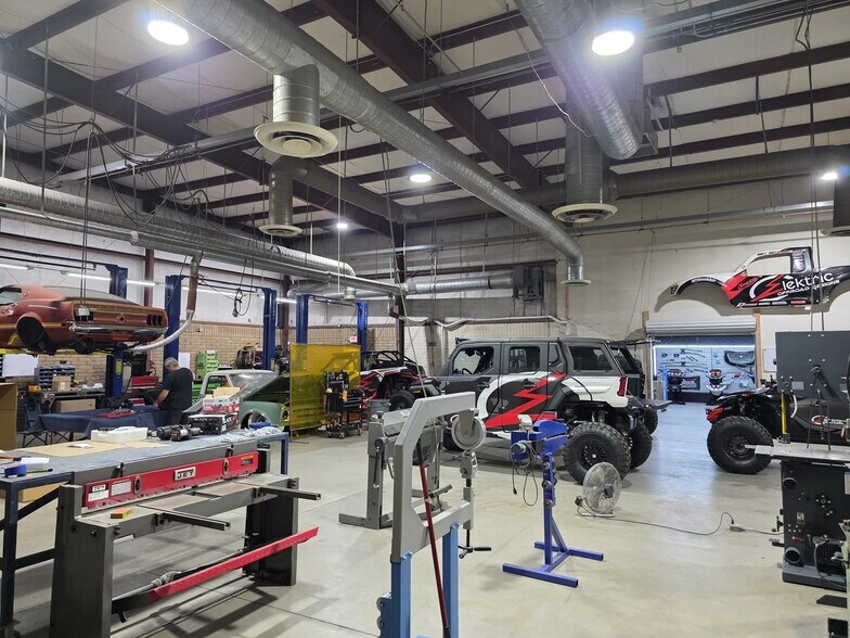 More Photos Of 737 W 2nd Ave, Mesa Manufacturing For Sale