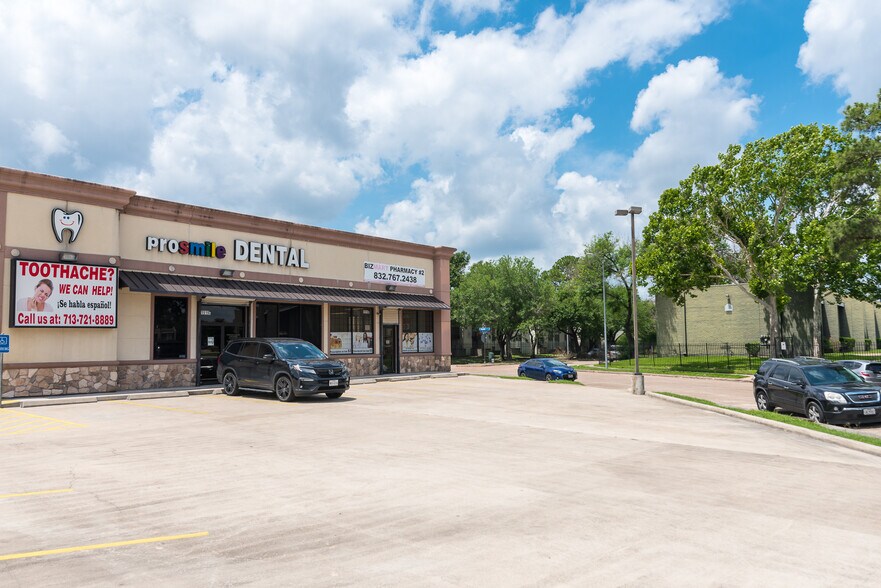 Primary Photo Of 1919 Wirt Rd, Houston Freestanding For Lease
