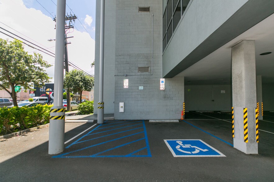 More Photos Of 1314 S king St, Honolulu Medical For Lease