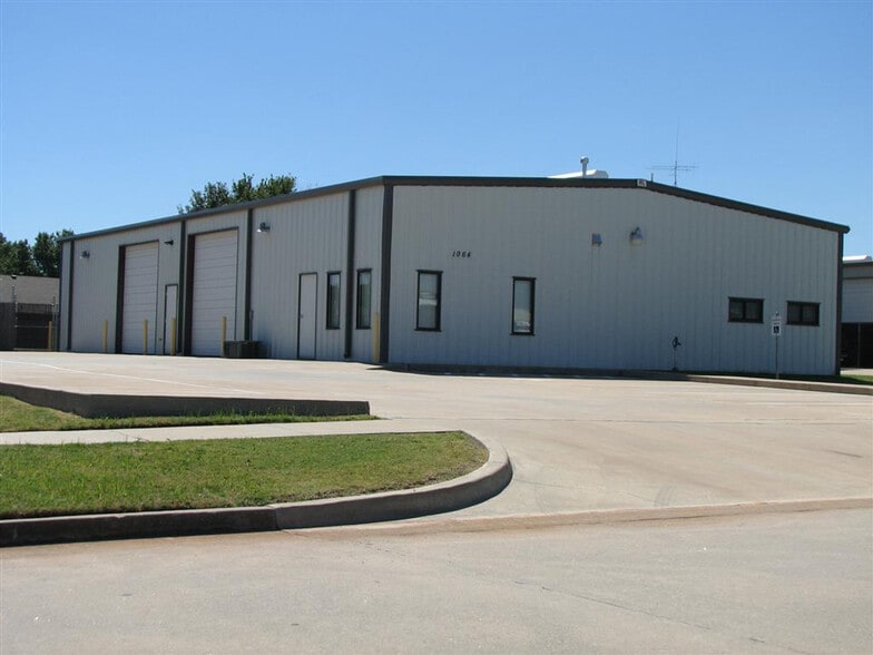 More Photos Of 1064 Industrial Dr, Yukon Light Distribution For Lease