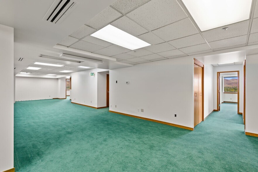 More Photos Of 402 E Yakima Ave, Yakima Office For Lease