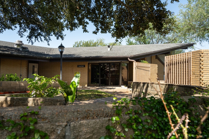 More Photos Of 11011 Hall Rd, Houston Religious Facility For Sale