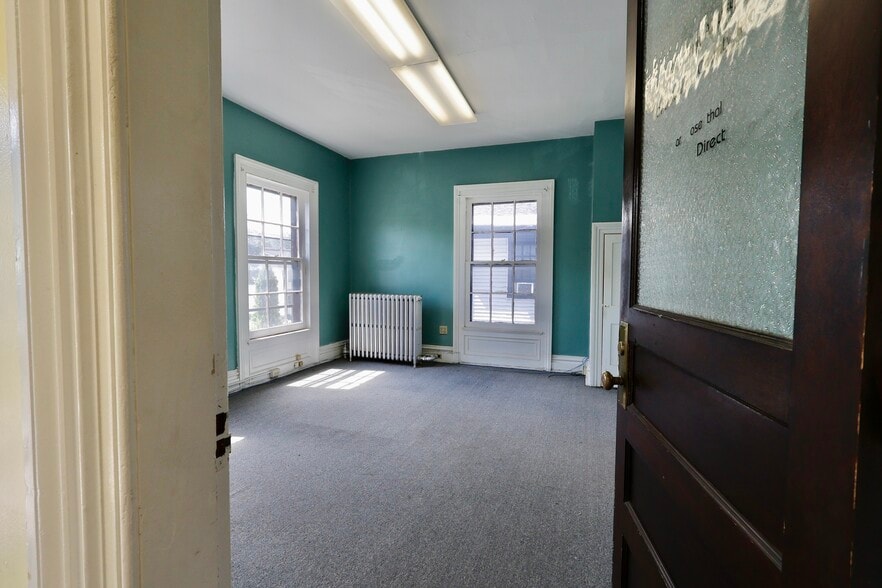More Photos Of 72 Main St, Delhi Office Residential For Sale