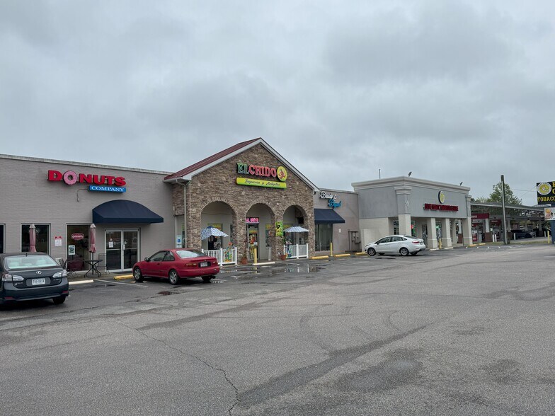 Primary Photo Of 11001 Midlothian Tpke, Richmond Unknown For Lease