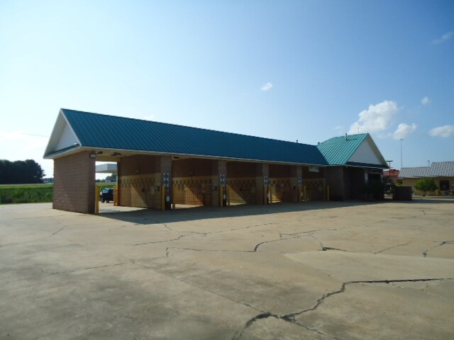 More Photos Of 414 Interchange Dr, Fulton Carwash For Sale