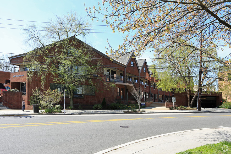 Primary Photo Of 4400 MacArthur Blvd NW, Washington Office For Sale