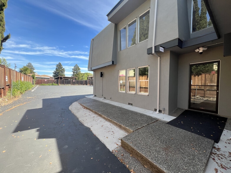 More Photos Of 19830 Lake Chabot Rd, Castro Valley Medical For Lease