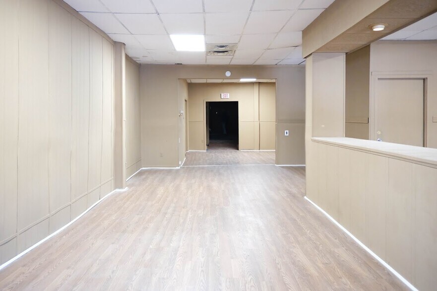 More Photos Of 985 S Clinton Ave, Rochester Restaurant For Sale