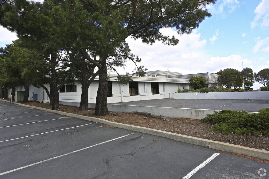 More Photos Of 19 Davis Dr, Belmont Office For Lease