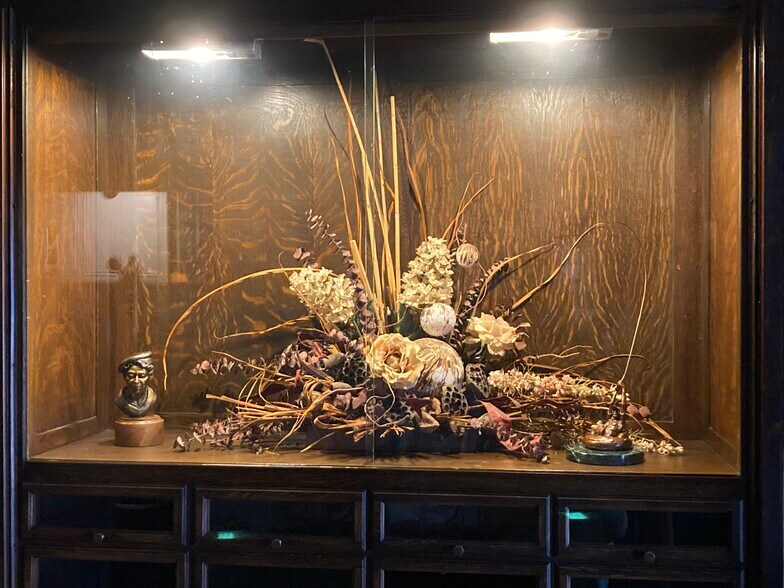 More Photos Of 34 N Vermilion St, Danville Restaurant For Sale