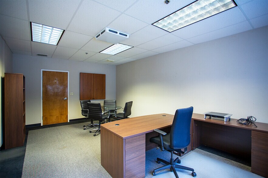 More Photos Of 154 Pioneer Dr, Leominster Industrial For Sale