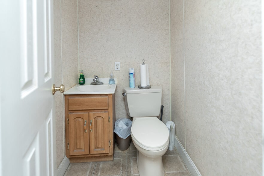 More Photos Of 56 US 46 Hwy, Columbia Distribution For Lease