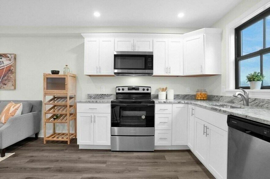 More Photos Of 5-7 Water Street St, Plymouth Multifamily For Sale