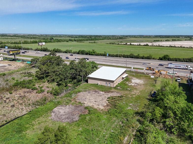 More Photos Of 7304 I-10 E, Baytown Storefront Retail Office For Sale