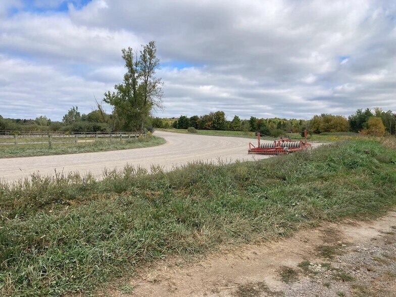 More Photos Of 2442 N Creek Rd, Lake View Horse Stables For Sale