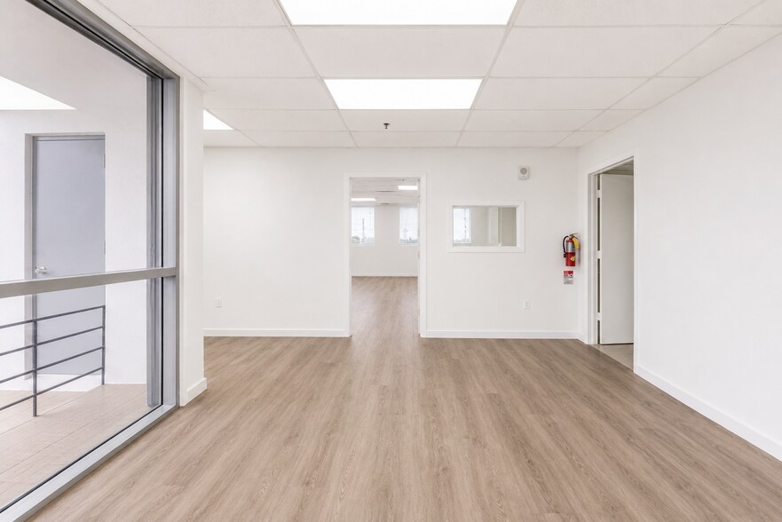 More Photos Of 5040 NW 7th St, Miami Medical For Lease