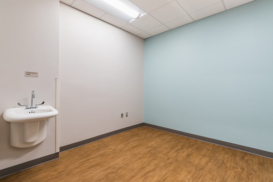 More Photos Of 200 Westerly Rd, Bellingham Medical For Lease