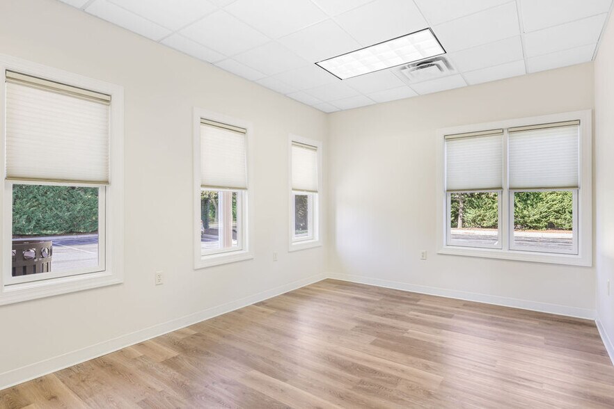 More Photos Of 1066 Hisey Ave, Woodstock Medical For Lease