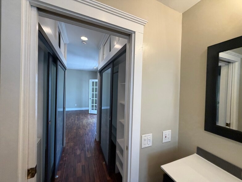 More Photos Of 3560 Front St, San Diego Multifamily For Sale